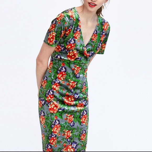 Zara Green Velvet Floral Midi Dress - Picture 6 of 8